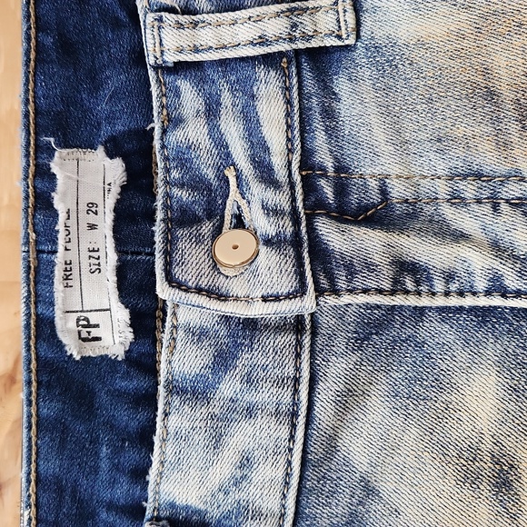 Free People Super Rare Unique Tie Dye Bleach Dirty Wash Jeans Size 29 Paintbrush - Picture 9 of 16